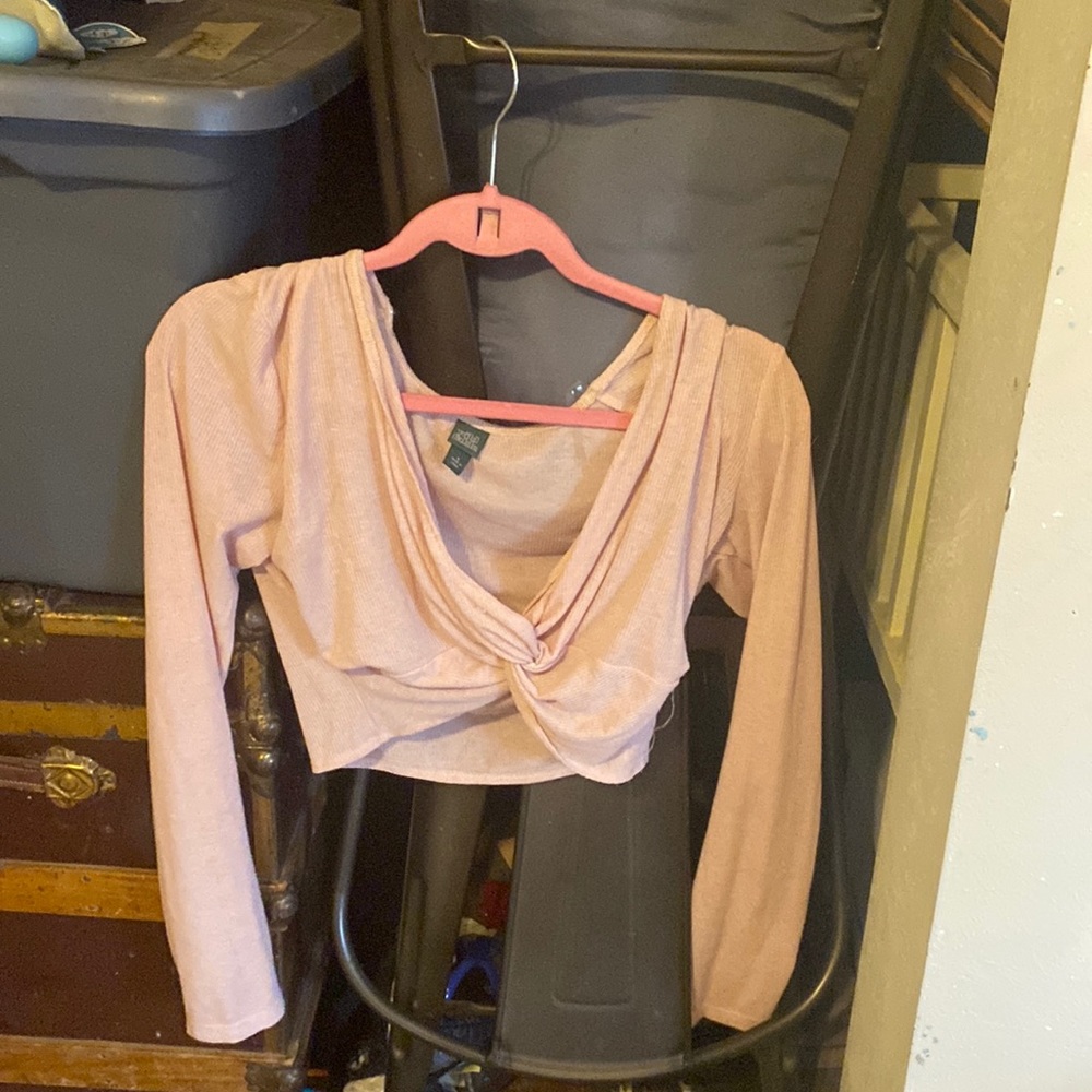 pink long sleeve crop top